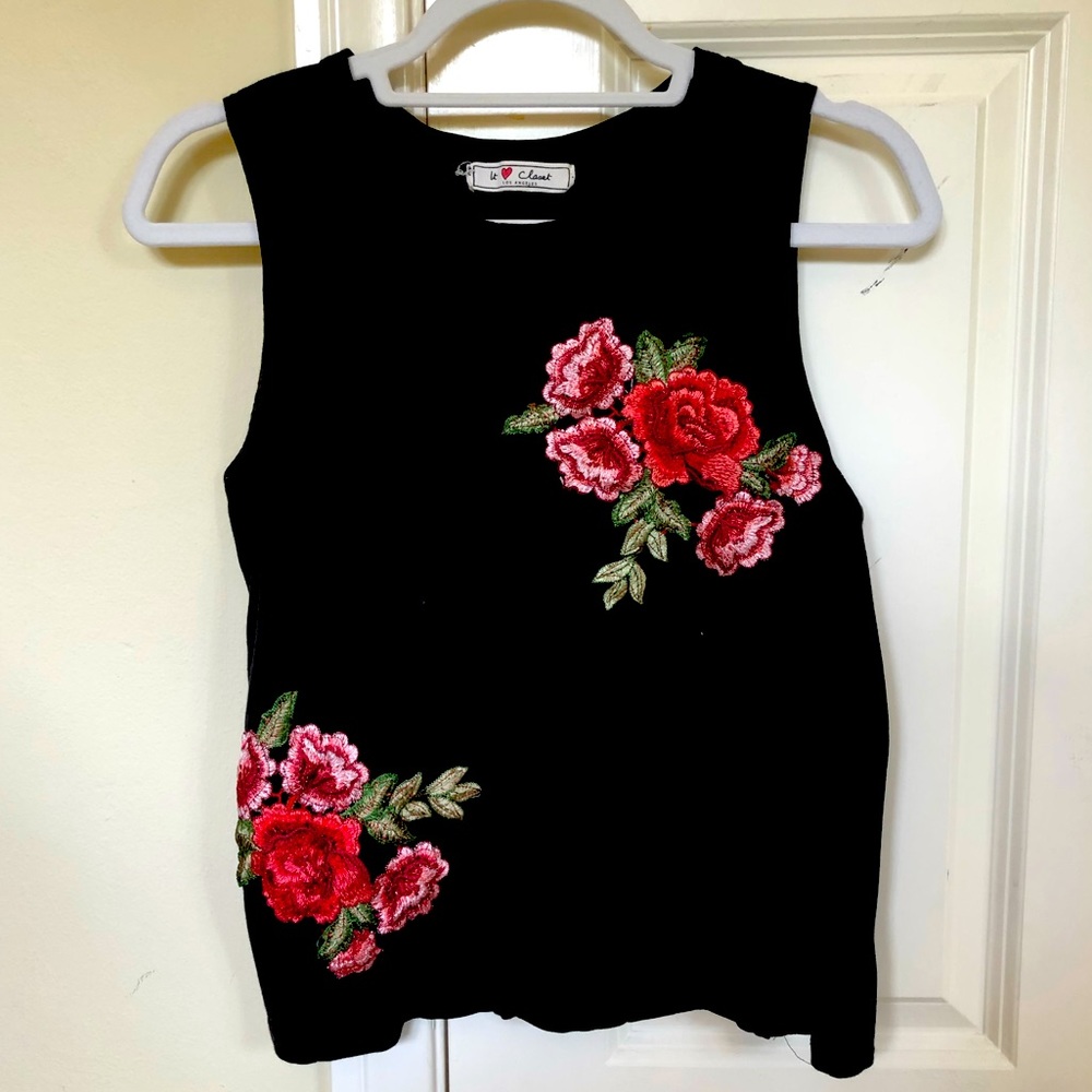 🌼 It Closet Embroidered Rose Tank Top